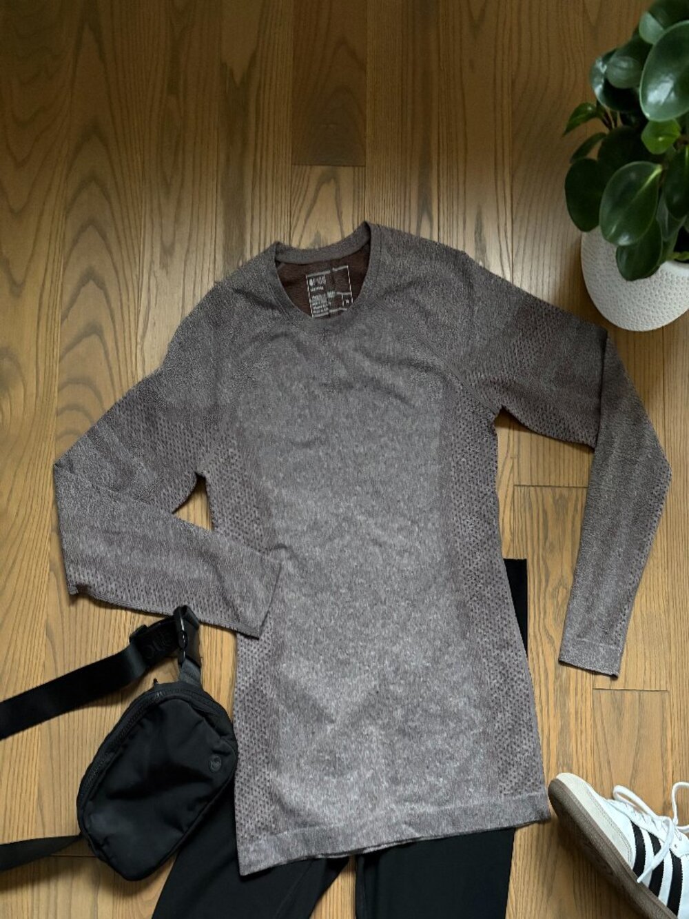 FIGS Long Sleeve Underscrub in Mocha Brown, Like New